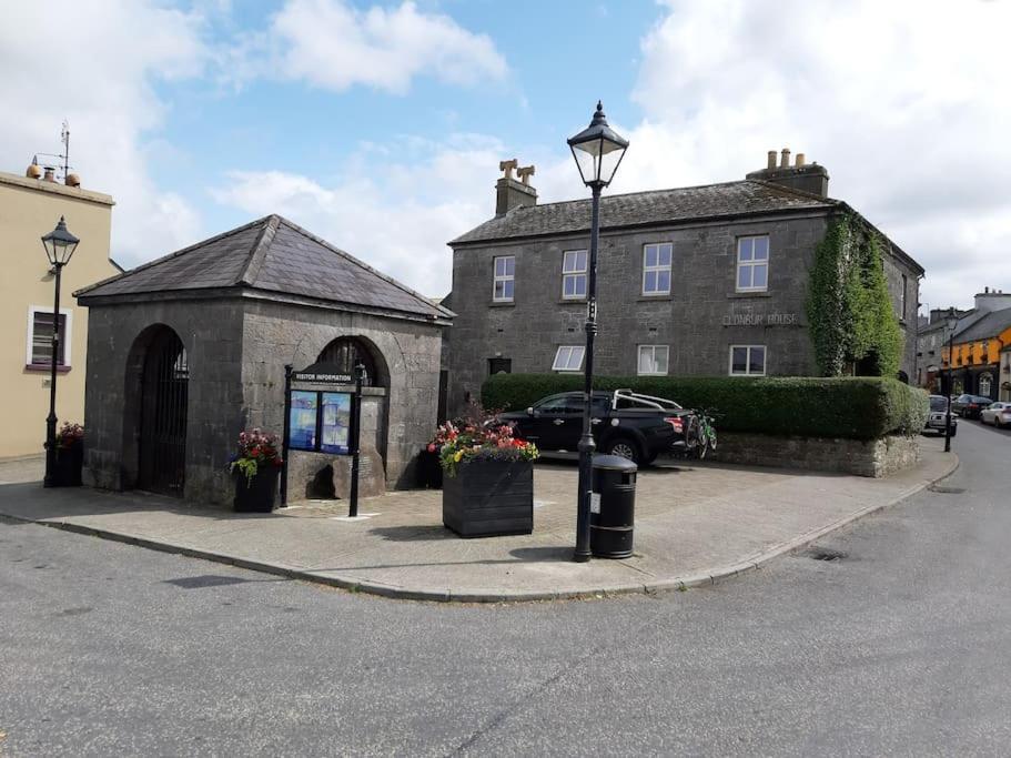 Clonbur House - Two Bedroom Village Apartment Galway Exterior photo